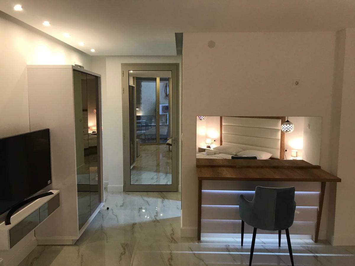 Aura Time Apartments Рафаиловичи Экстерьер фото