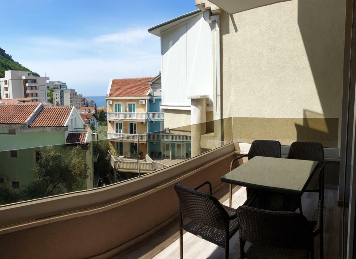 Aura Time Apartments Рафаиловичи Экстерьер фото